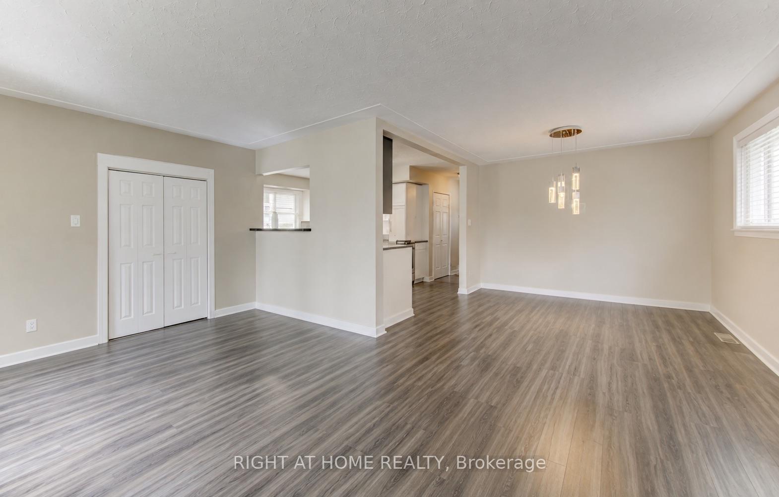 Photo 7 of 204 Holborn Drive, Kitchener, Heritage Park - Kitchener — HOMEH