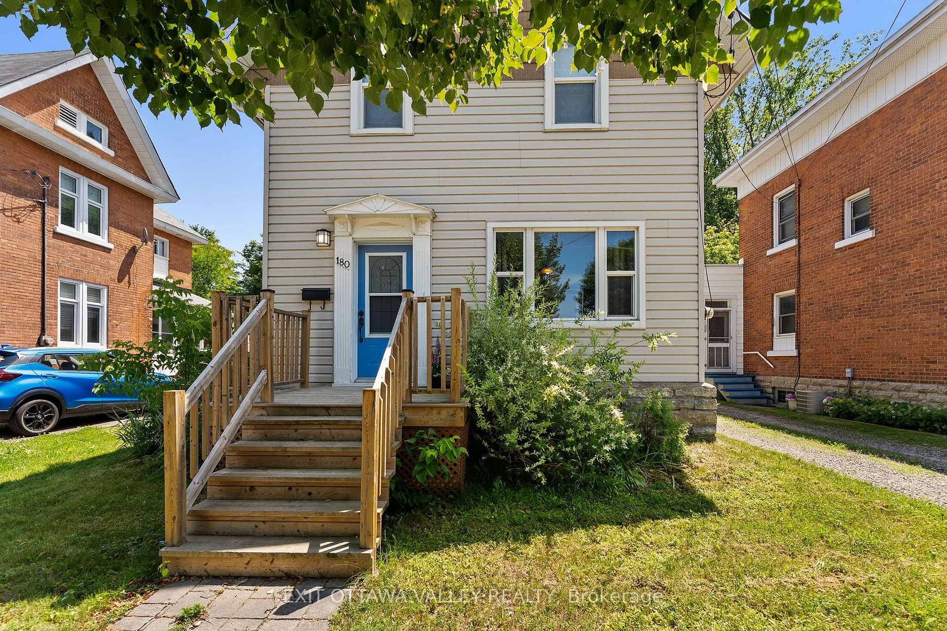 Front of 180 Mary Street