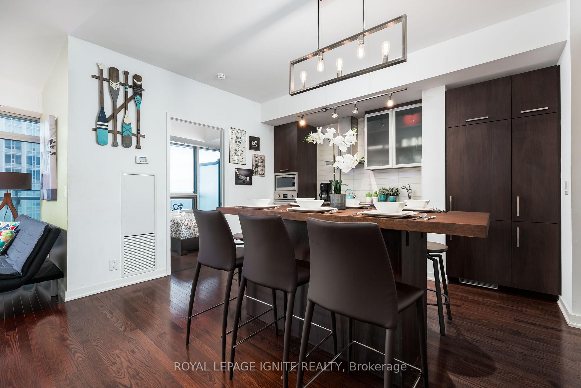 Photo 2 of Unit 3303, 14 York Street, Toronto, Waterfront Communities — HOMEH
