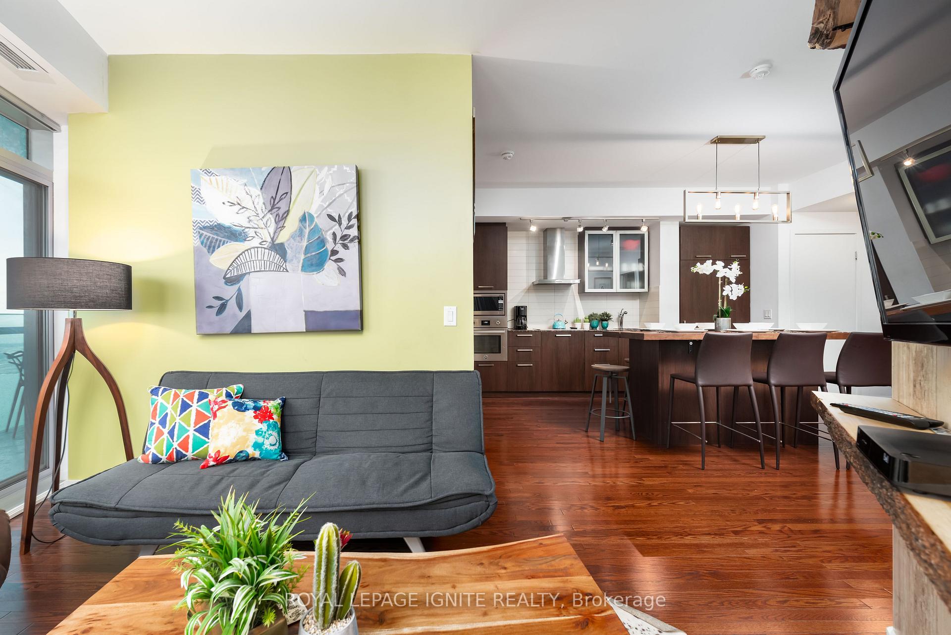 Photo 4 of Unit 3303, 14 York Street, Toronto, Waterfront Communities — HOMEH