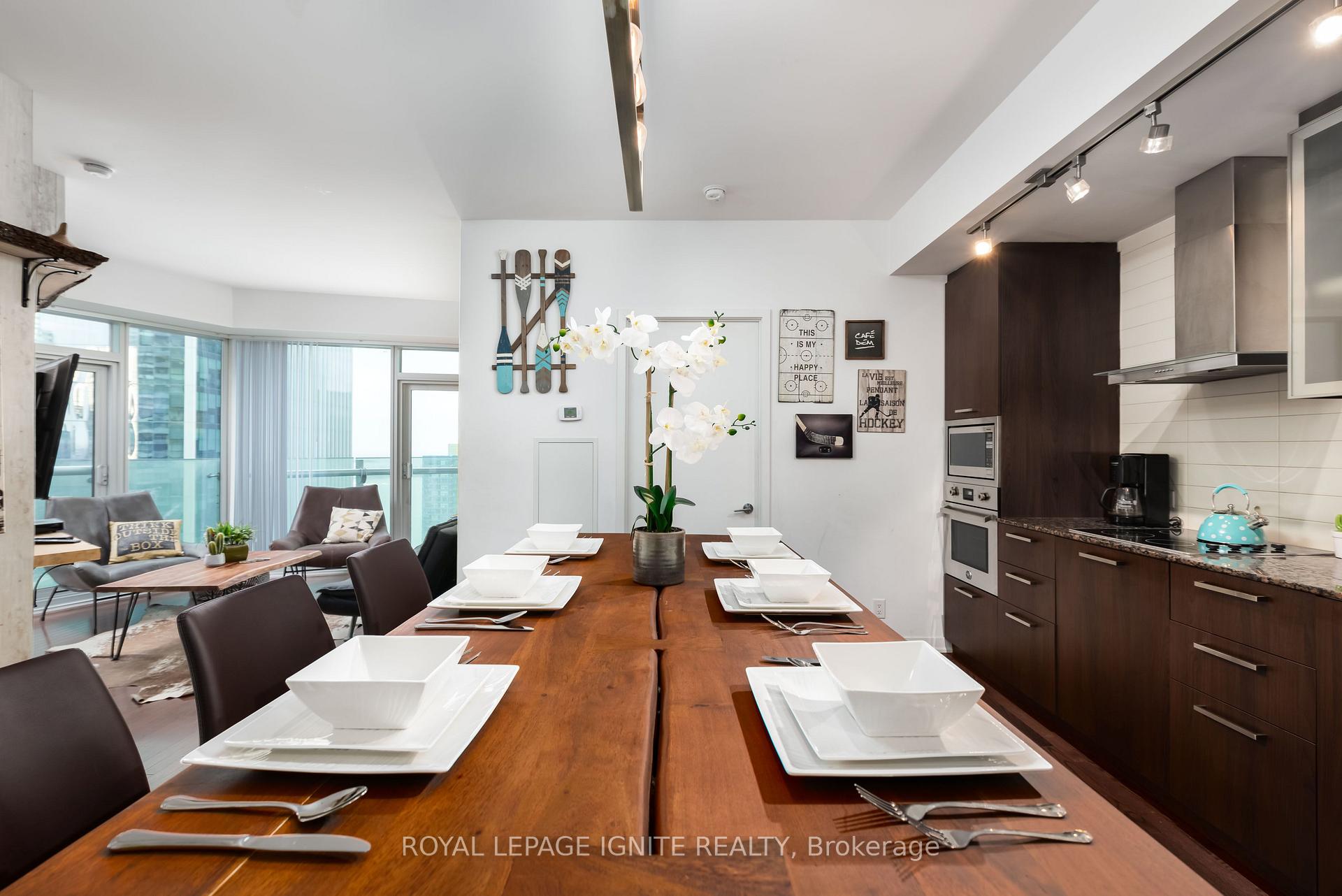Photo 6 of Unit 3303, 14 York Street, Toronto, Waterfront Communities — HOMEH
