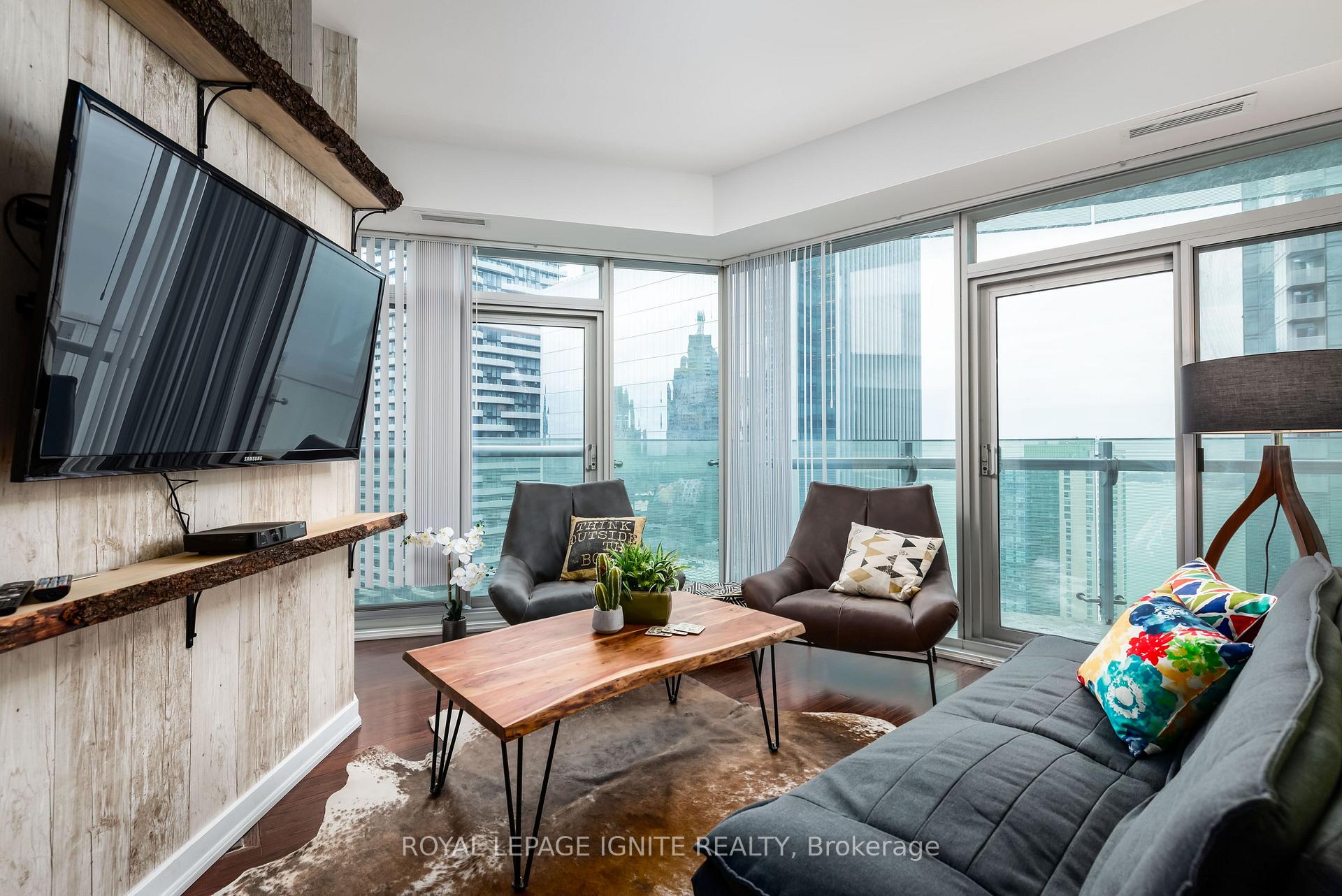 Photo 9 of Unit 3303, 14 York Street, Toronto, Waterfront Communities — HOMEH