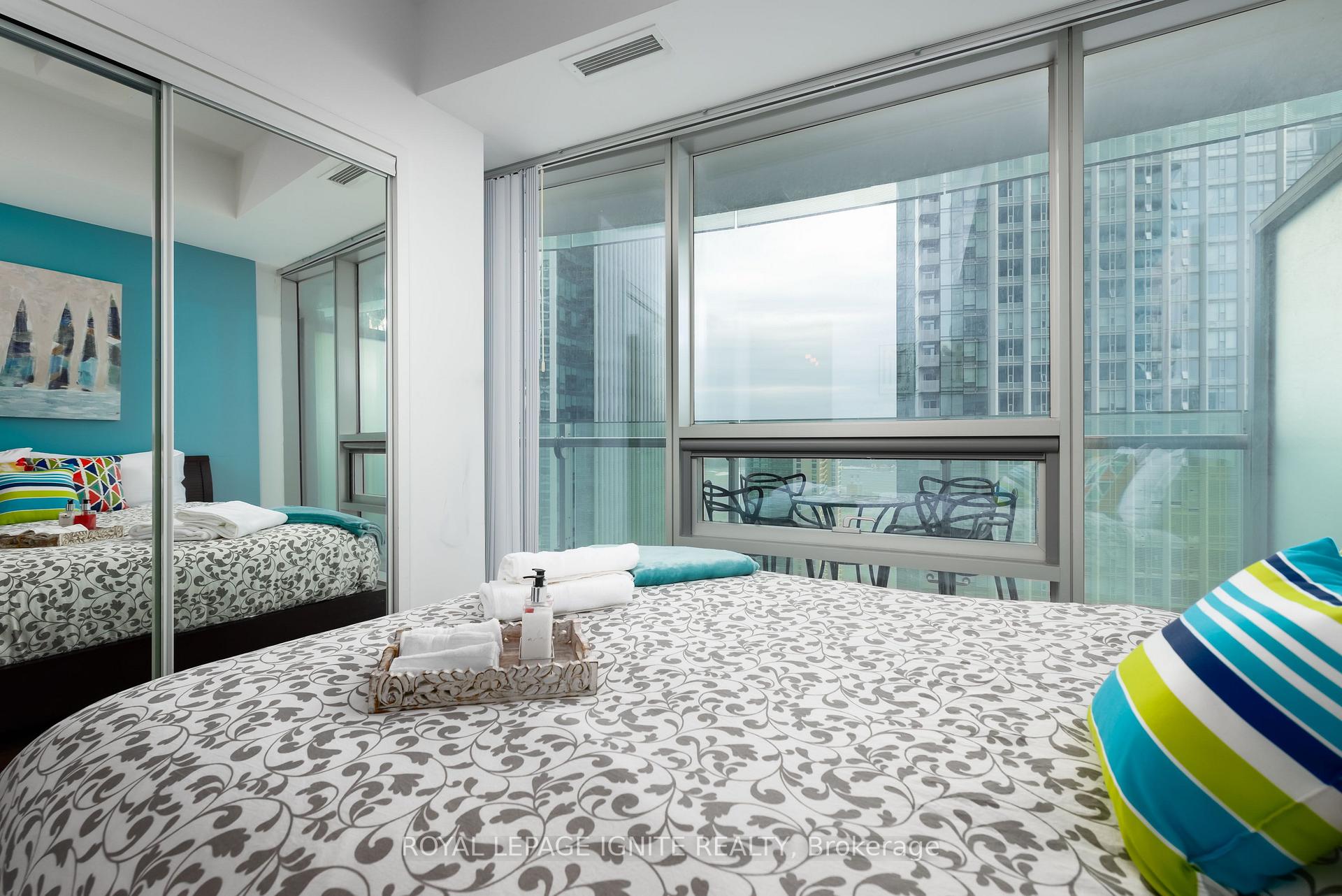 Photo 12 of Unit 3303, 14 York Street, Toronto, Waterfront Communities — HOMEH