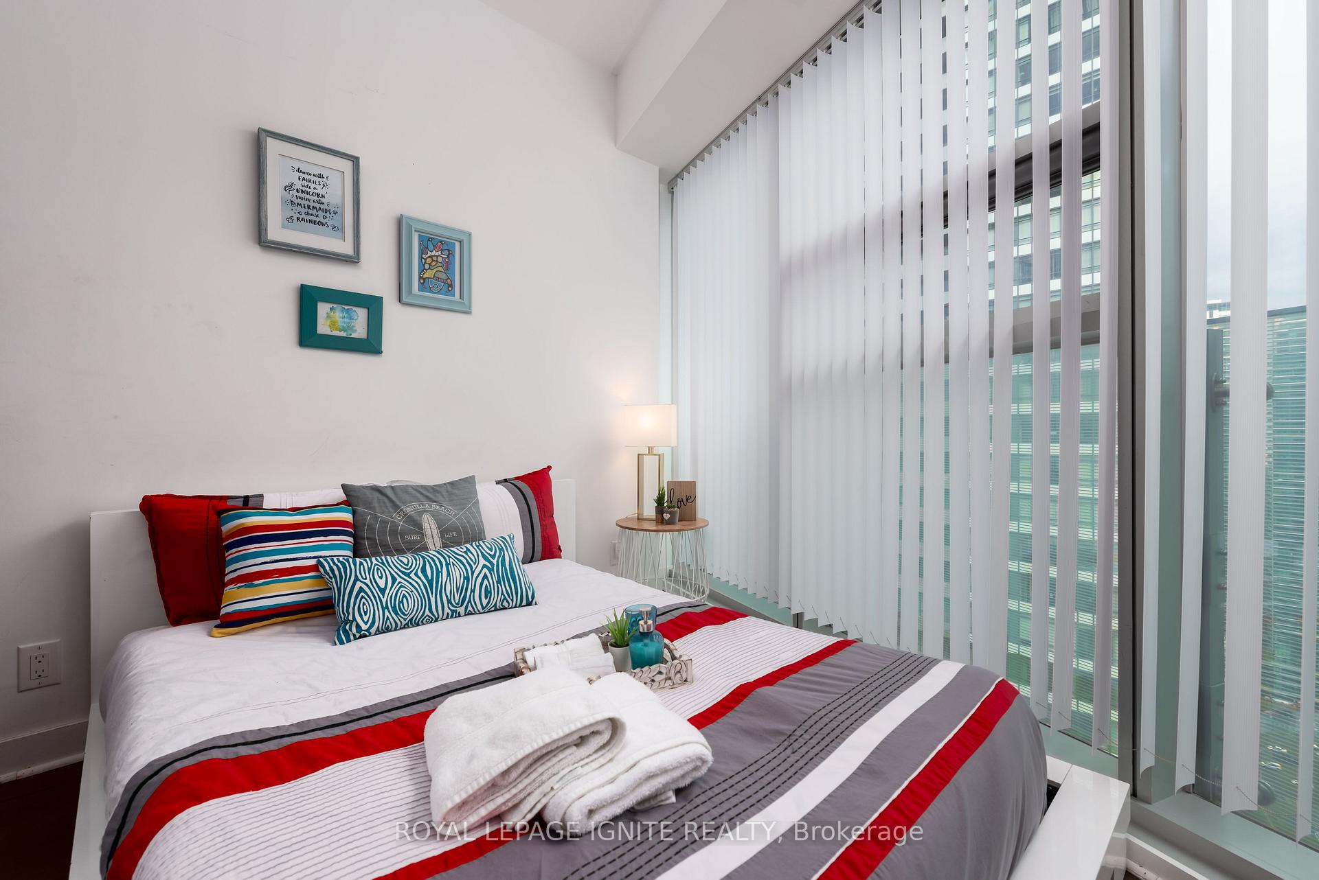 Photo 14 of Unit 3303, 14 York Street, Toronto, Waterfront Communities — HOMEH
