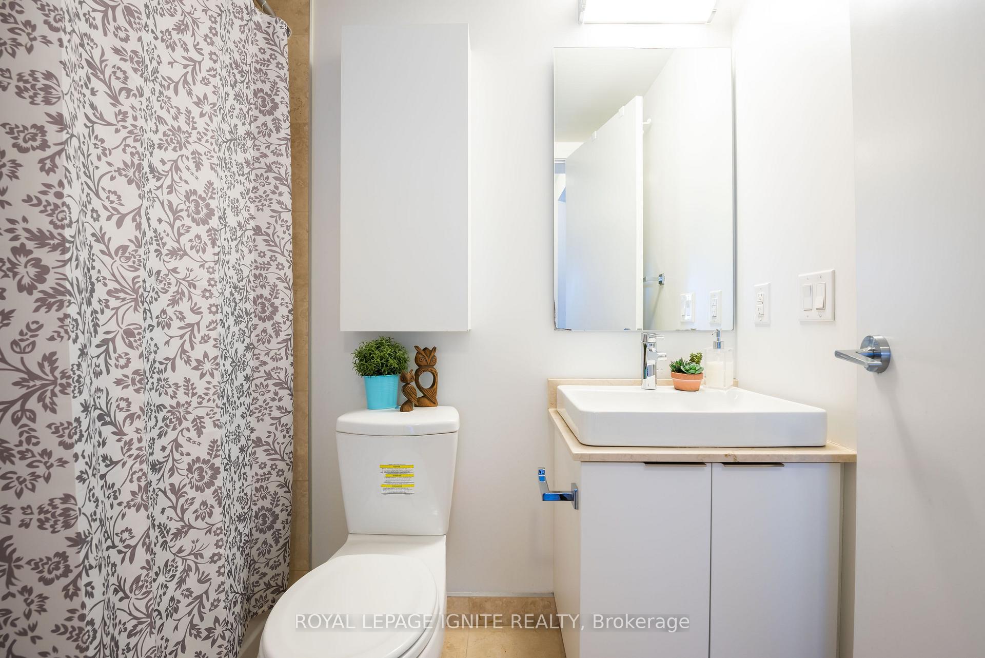 Photo 17 of Unit 3303, 14 York Street, Toronto, Waterfront Communities — HOMEH