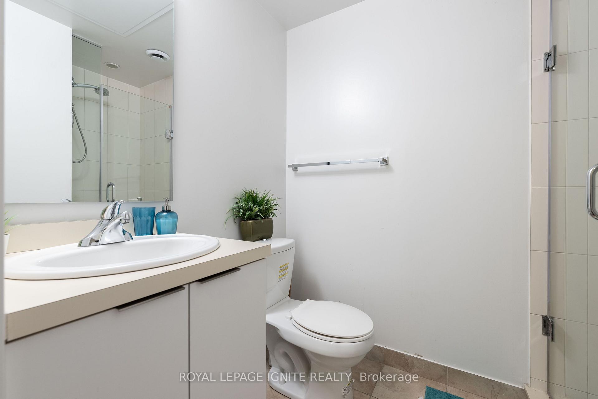 Photo 18 of Unit 3303, 14 York Street, Toronto, Waterfront Communities — HOMEH