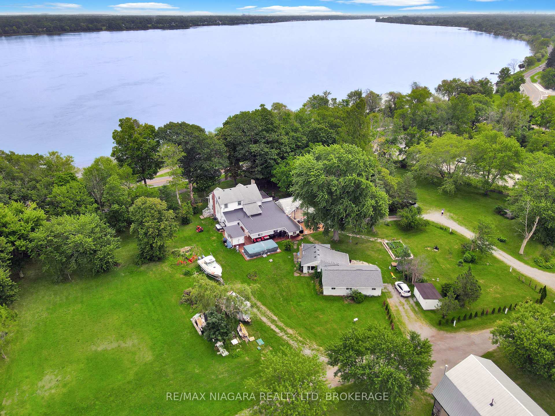 Photo of 13693 Niagara River Parkway