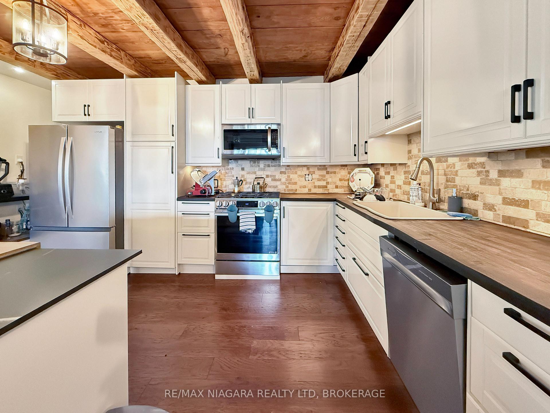 Photo 16 of 13693 Niagara River Parkway, Niagara Falls, Lyons Creek — HOMEH