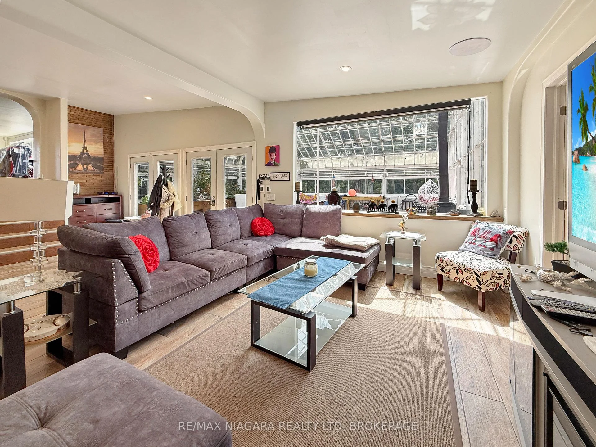 Photo 11 of 13693 Niagara River Parkway, Niagara Falls, Lyons Creek — HOMEH