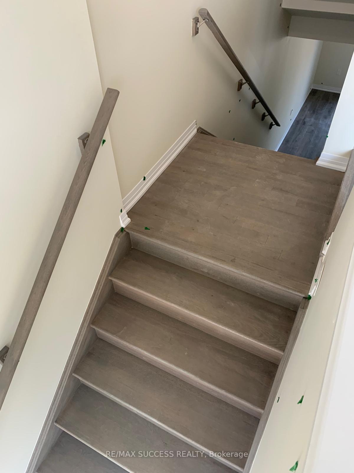 Photo 2 of Unit 54, 185 Bedrock Drive, Hamilton, Stoney Creek Mountain — HOMEH