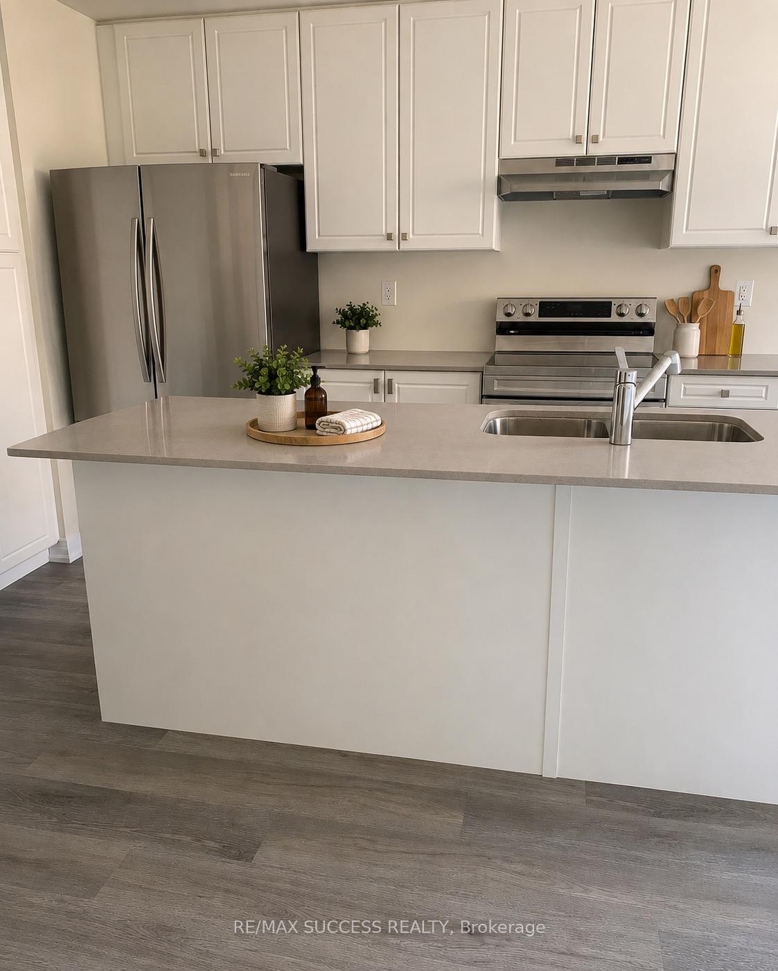 Photo 4 of Unit 54, 185 Bedrock Drive, Hamilton, Stoney Creek Mountain — HOMEH