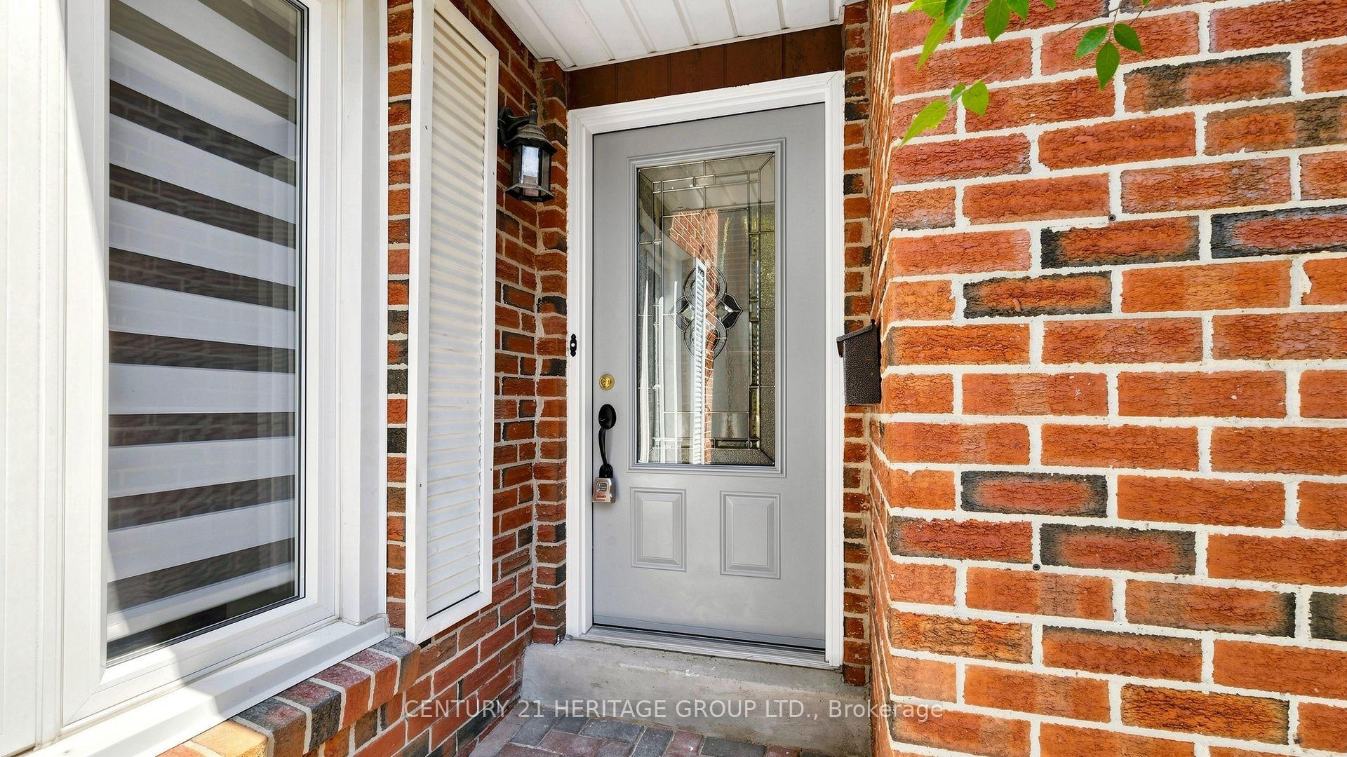 Photo 4 of 52 Lund Street, Richmond Hill, North Richvale — HOMEH