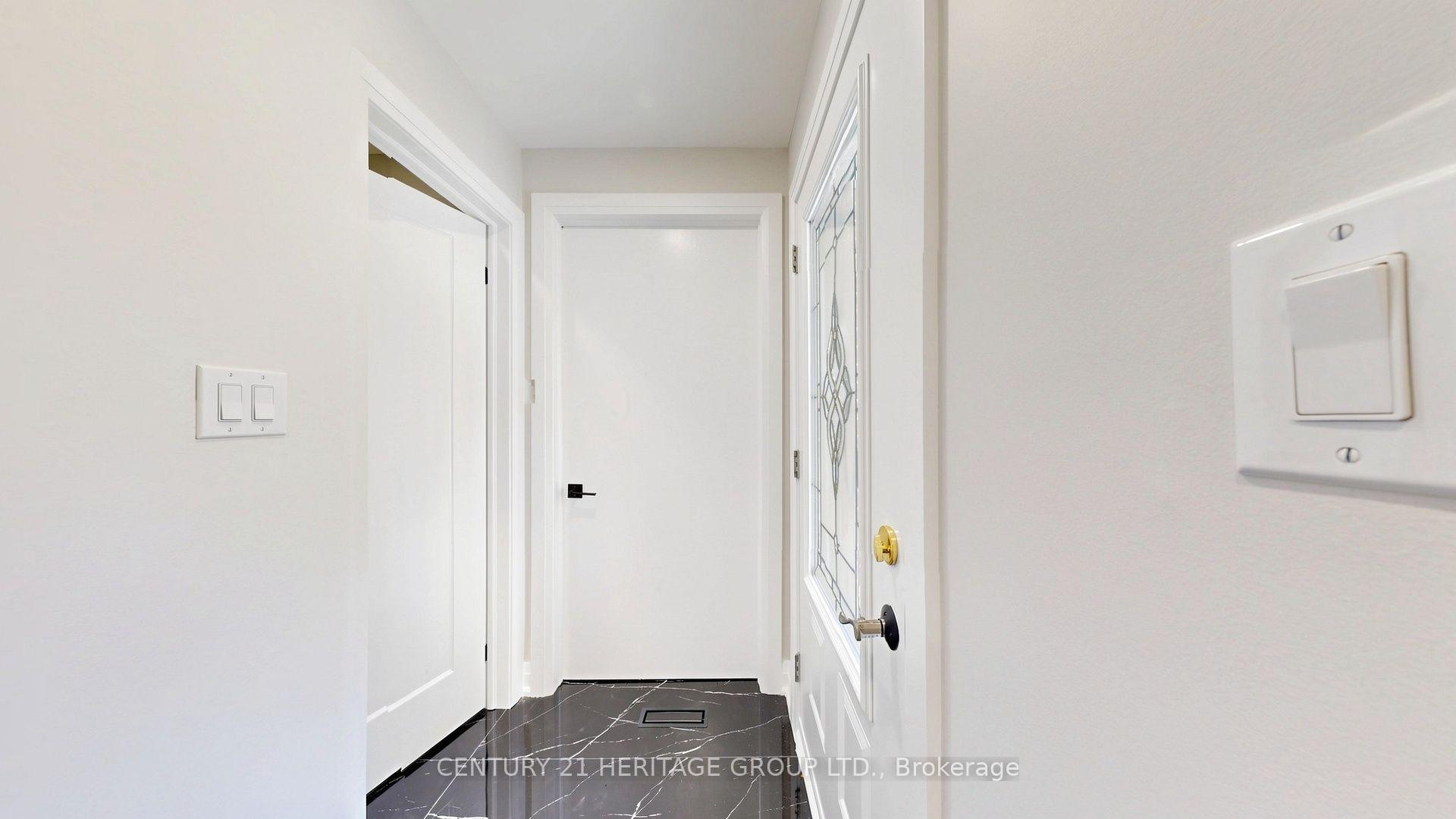 Photo 5 of 52 Lund Street, Richmond Hill, North Richvale — HOMEH