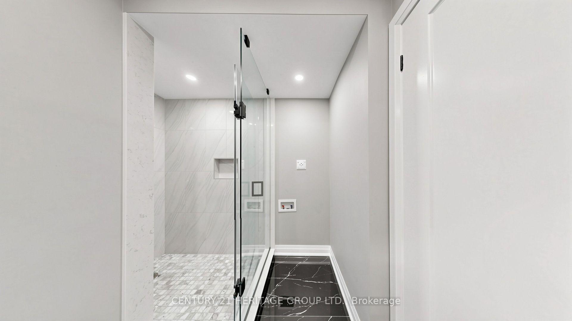 Photo 20 of 52 Lund Street, Richmond Hill, North Richvale — HOMEH