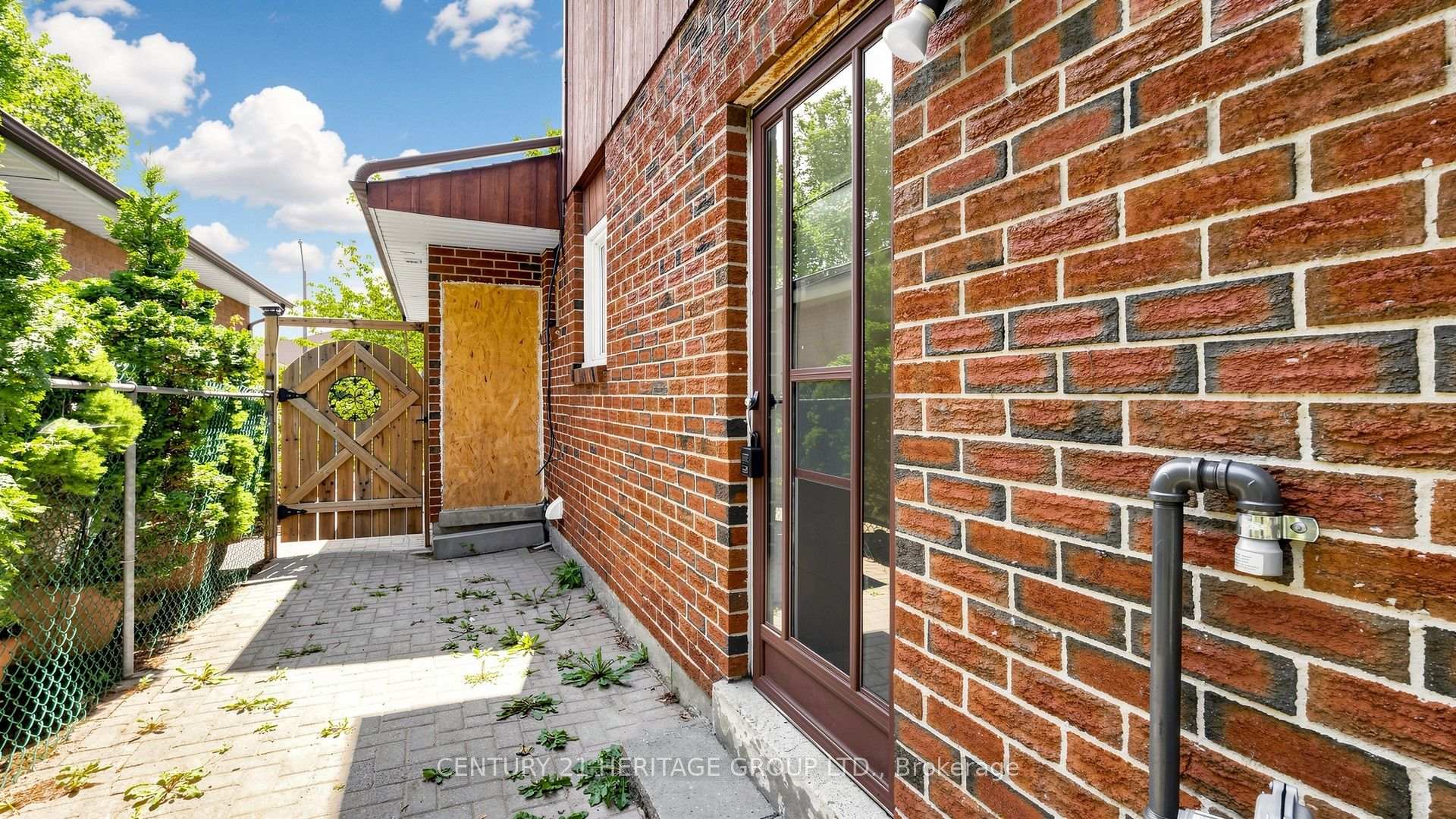 Photo 33 of 52 Lund Street, Richmond Hill, North Richvale — HOMEH