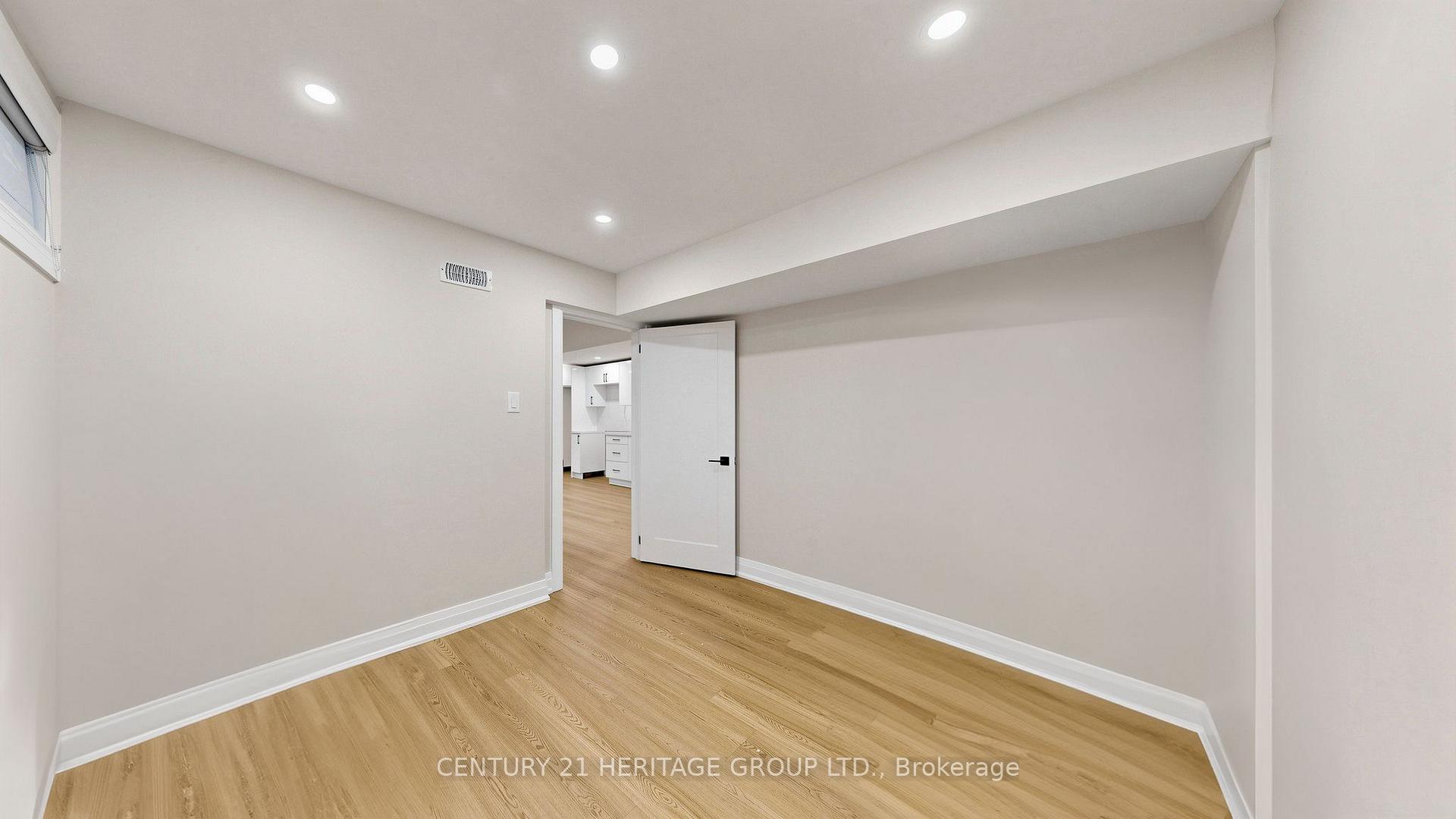 Photo 41 of 52 Lund Street, Richmond Hill, North Richvale — HOMEH