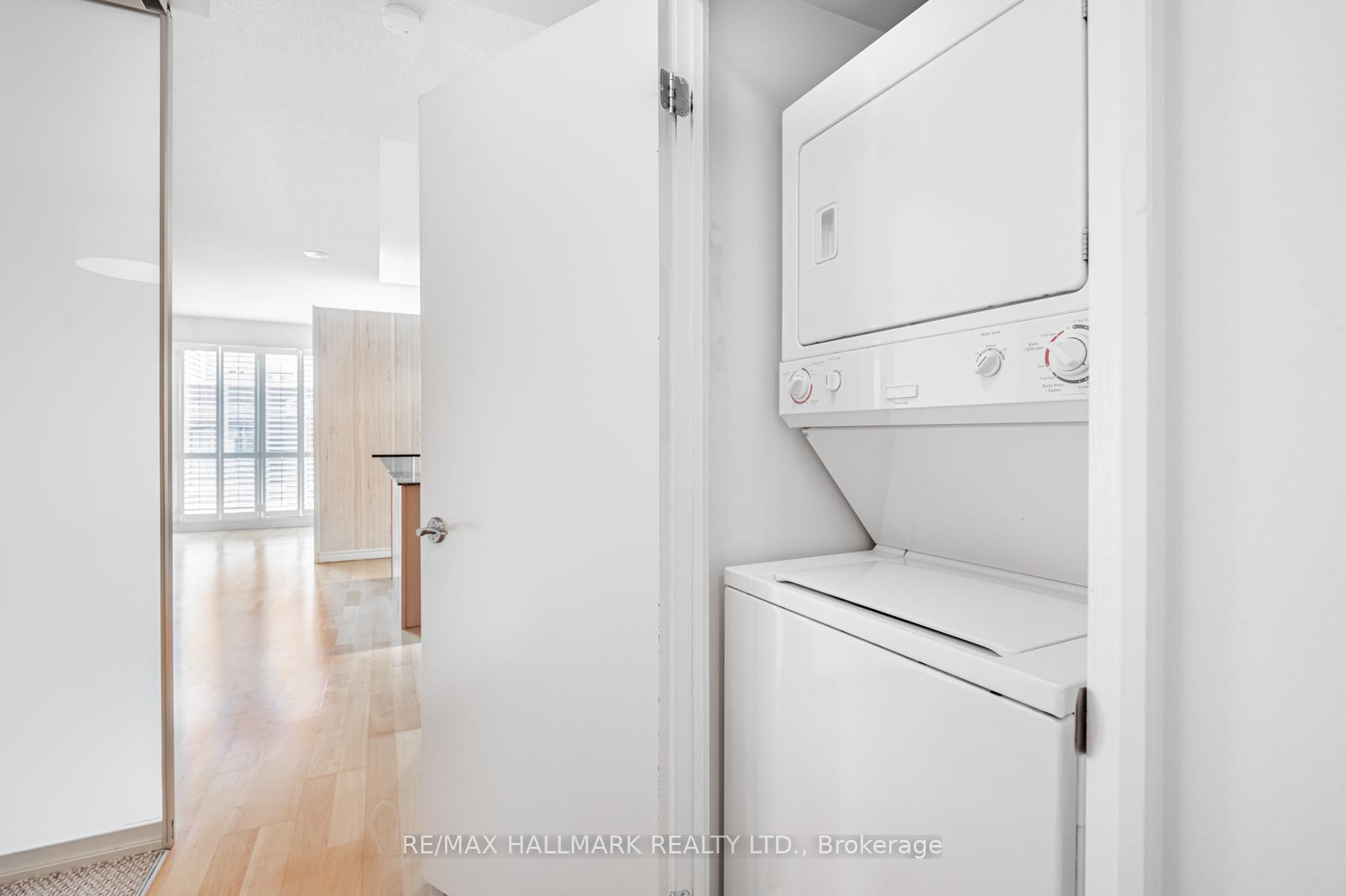 Photo 25 of Unit 701, 220 Victoria Street, Toronto, Church-Yonge Corridor — HOMEH
