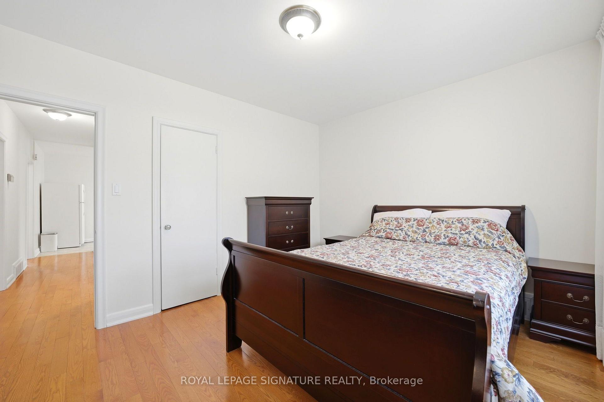 Photo 15 of 40 Kirk Bradden Road E, Etobicoke, Stonegate-Queensway — HOMEH