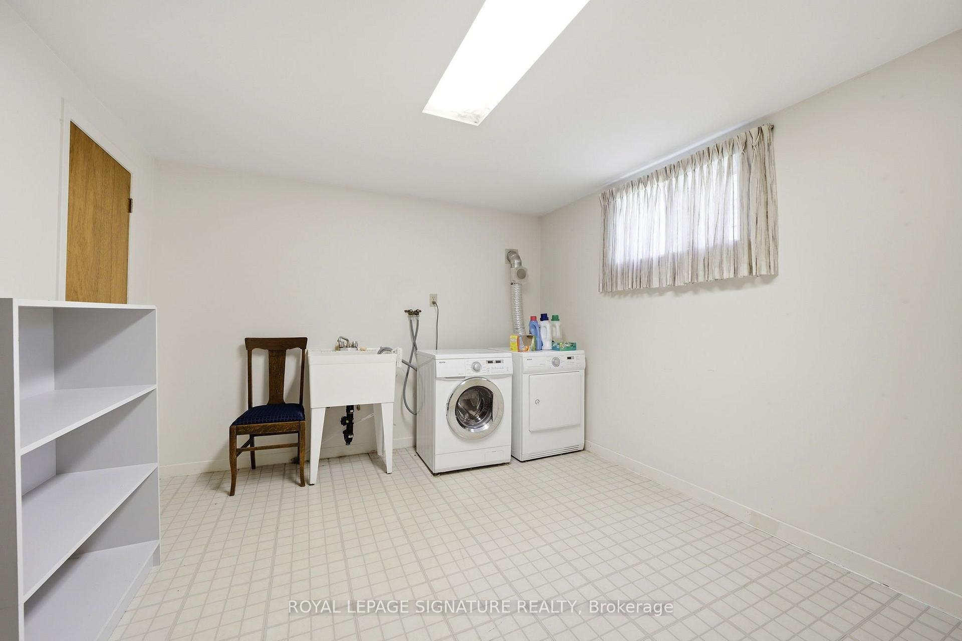 Photo 24 of 40 Kirk Bradden Road E, Etobicoke, Stonegate-Queensway — HOMEH
