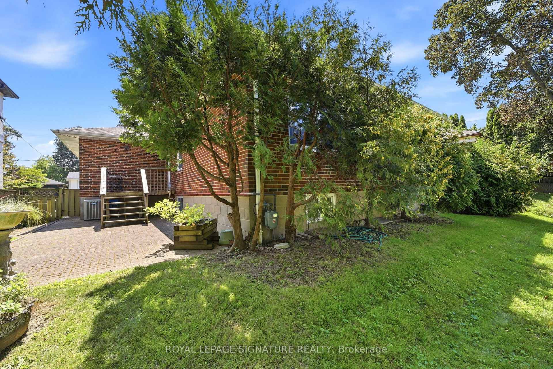 Photo 28 of 40 Kirk Bradden Road E, Etobicoke, Stonegate-Queensway — HOMEH