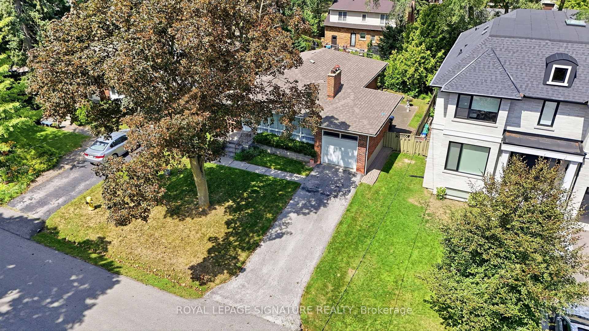 Photo 32 of 40 Kirk Bradden Road E, Etobicoke, Stonegate-Queensway — HOMEH