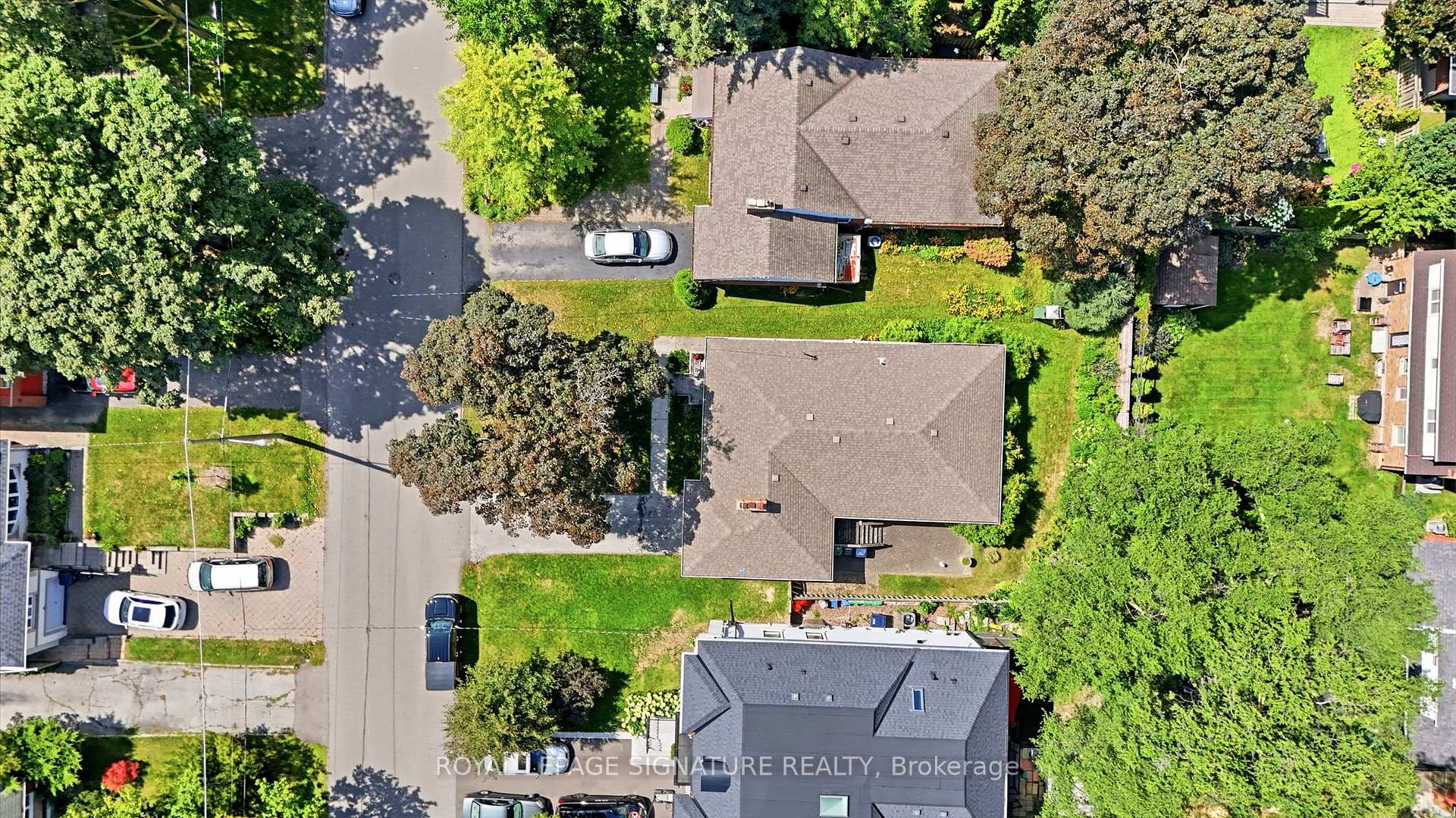 Photo 34 of 40 Kirk Bradden Road E, Etobicoke, Stonegate-Queensway — HOMEH