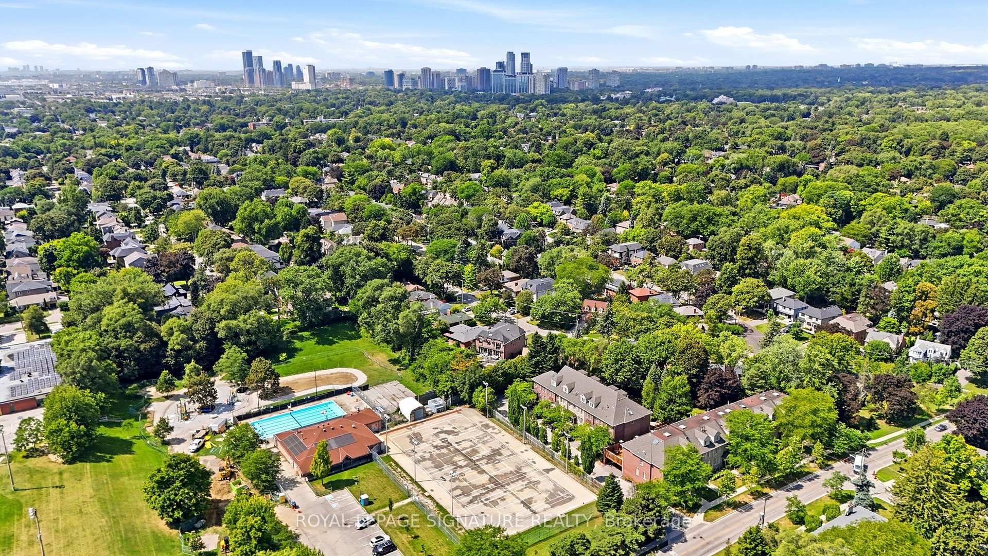Photo 38 of 40 Kirk Bradden Road E, Etobicoke, Stonegate-Queensway — HOMEH