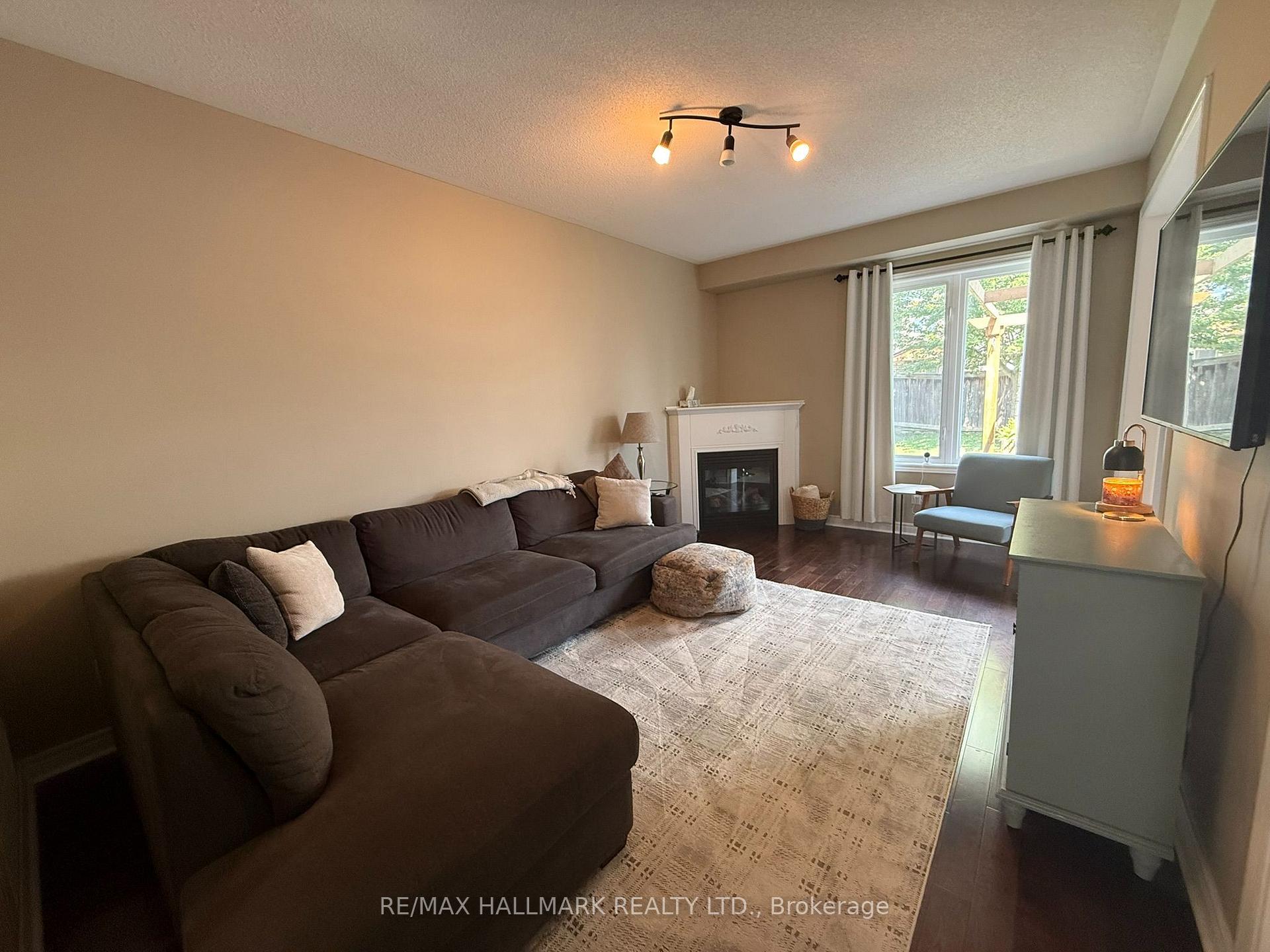 Photo 5 of 15 Arnold Johnston Street, Clarington, Courtice — HOMEH