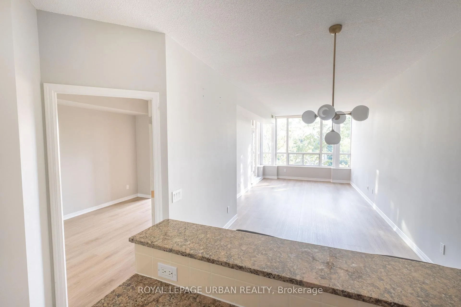 Photo 2 of Unit 410, 481 Rosewell Avenue, Toronto, Lawrence Park South — HOMEH