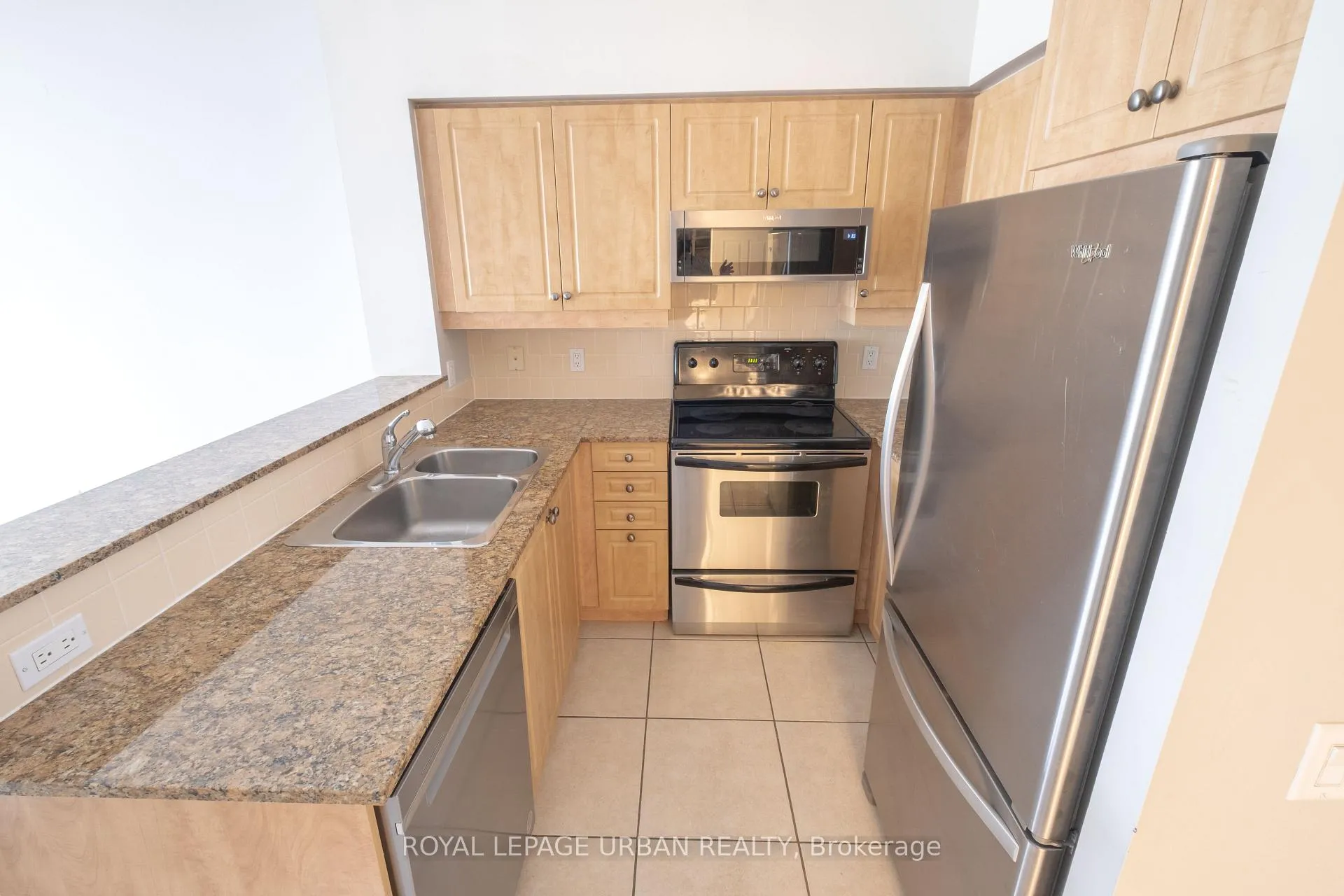 Photo 10 of Unit 410, 481 Rosewell Avenue, Toronto, Lawrence Park South — HOMEH