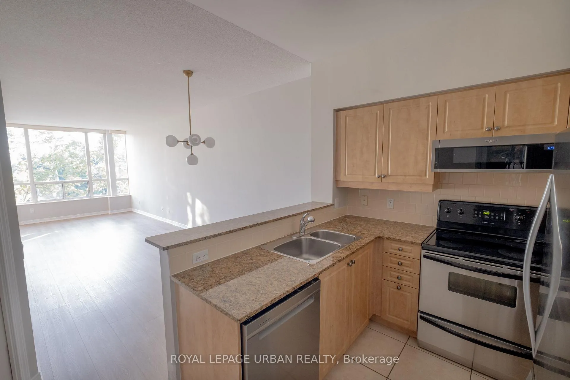 Photo 12 of Unit 410, 481 Rosewell Avenue, Toronto, Lawrence Park South — HOMEH