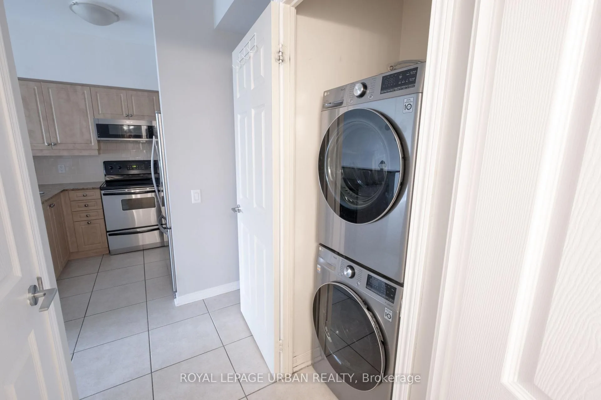 Photo 14 of Unit 410, 481 Rosewell Avenue, Toronto, Lawrence Park South — HOMEH