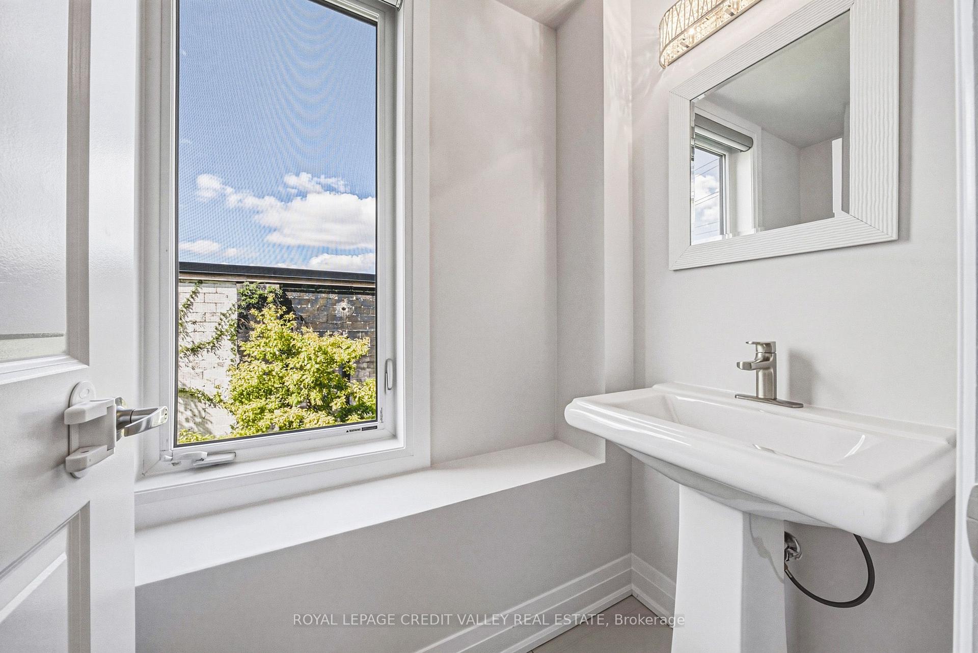 Photo 7 of Unit 505, 10 Drummond Street, Etobicoke, Mimico — HOMEH