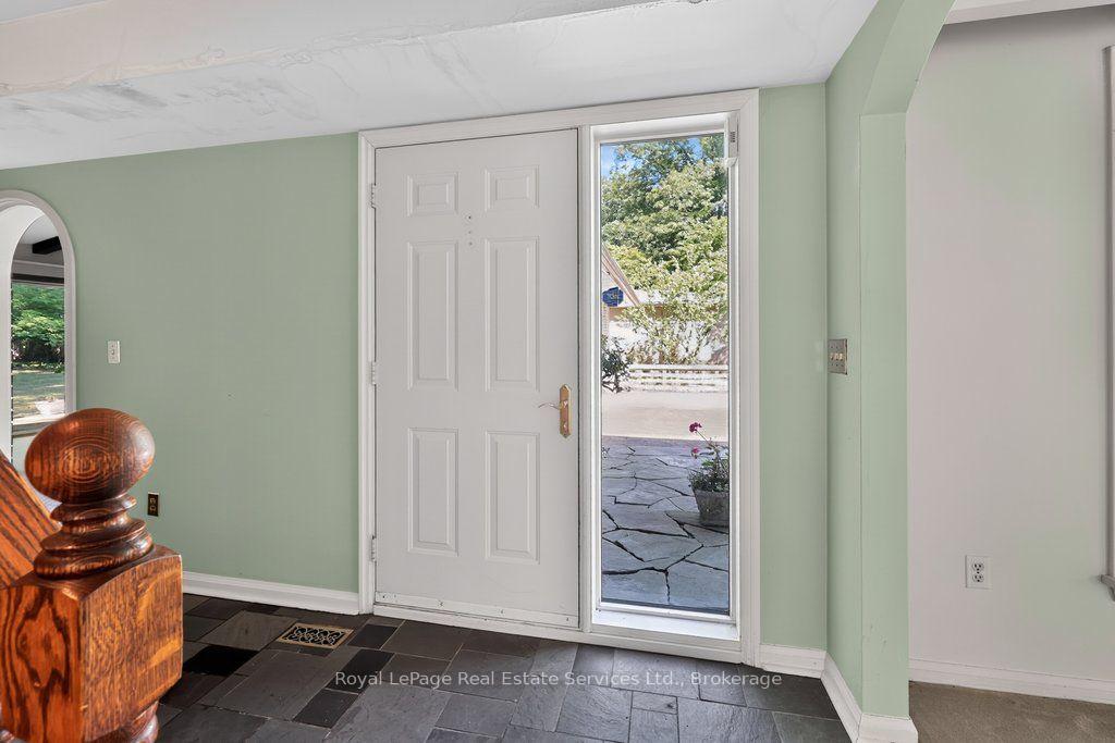 Photo 4 of 328 Dalewood Drive, Oakville, Morrison — HOMEH