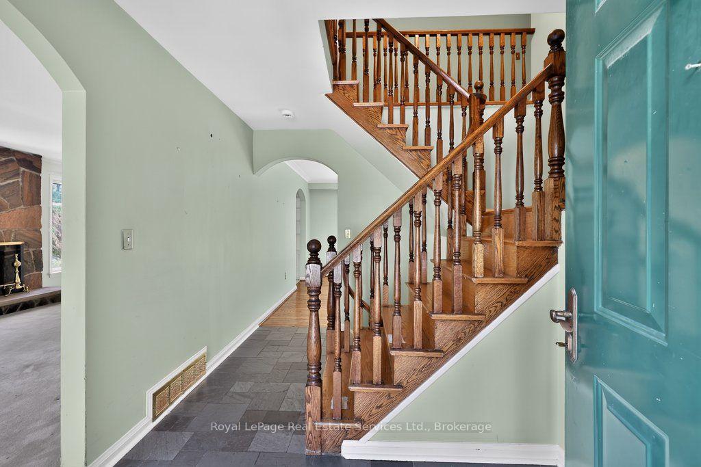 Photo 5 of 328 Dalewood Drive, Oakville, Morrison — HOMEH