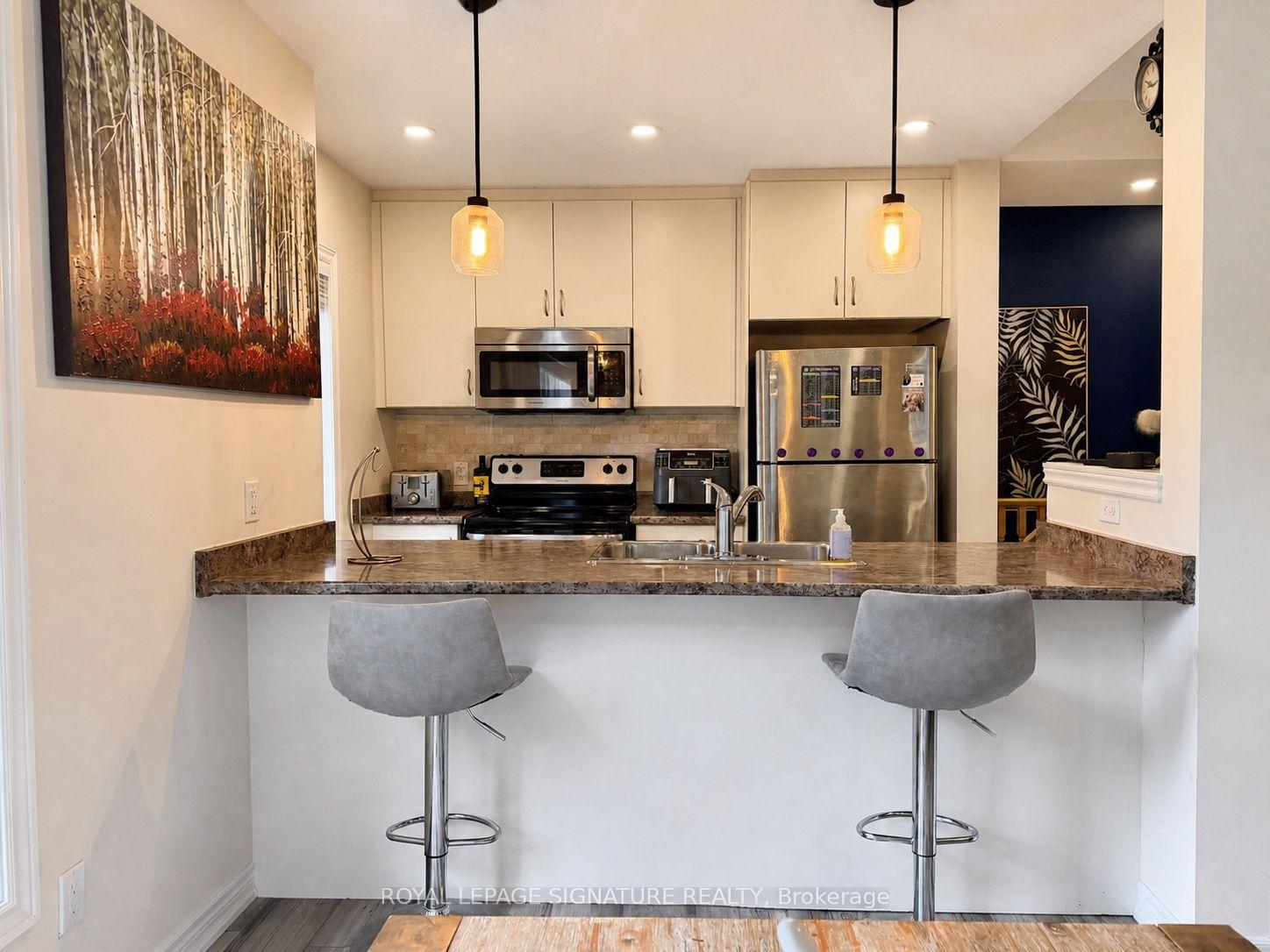 Photo 7 of 44 Southshore Crescent, Hamilton, Lakeshore — HOMEH