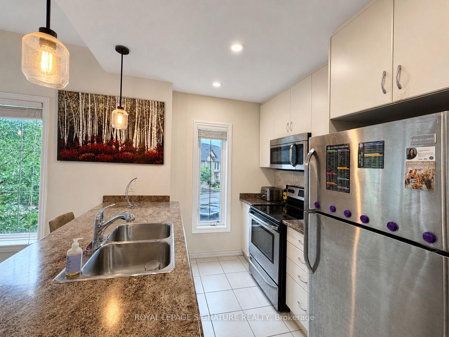Photo 8 of 44 Southshore Crescent, Hamilton, Lakeshore — HOMEH