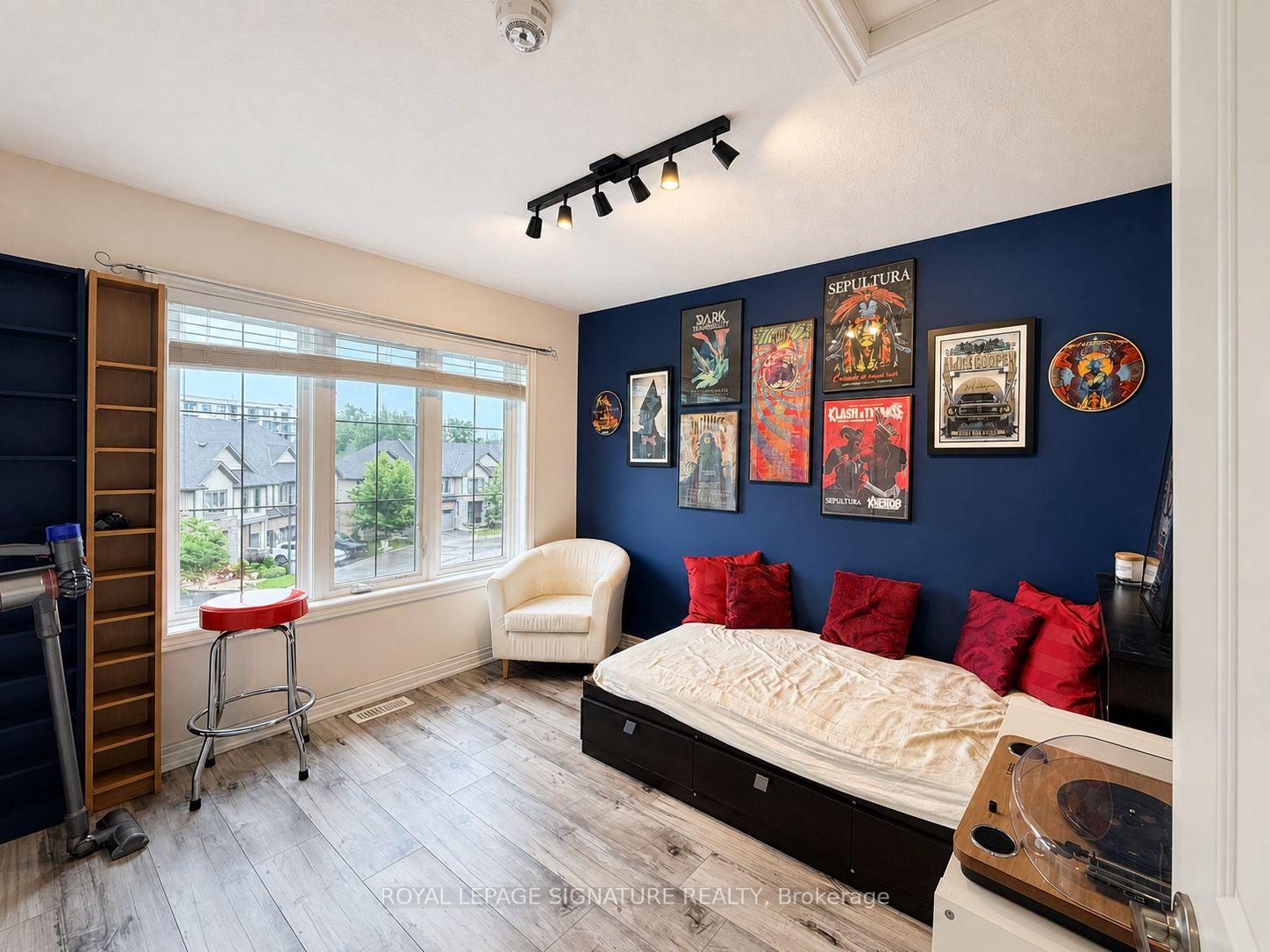 Photo 10 of 44 Southshore Crescent, Hamilton, Lakeshore — HOMEH