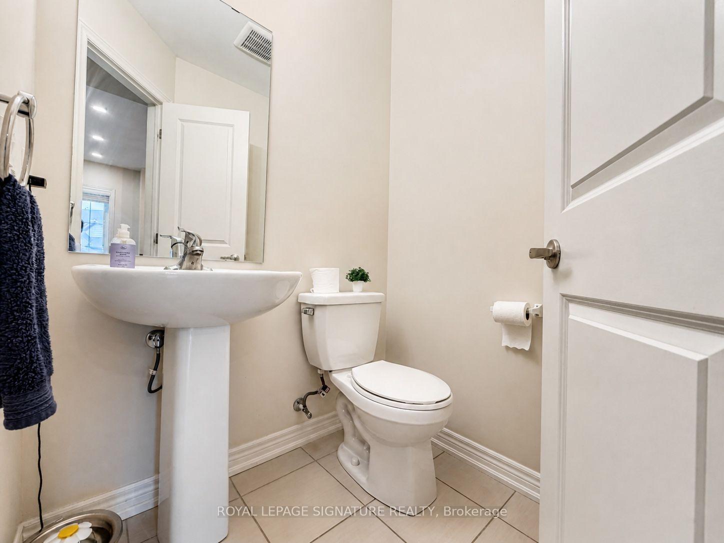 Photo 15 of 44 Southshore Crescent, Hamilton, Lakeshore — HOMEH