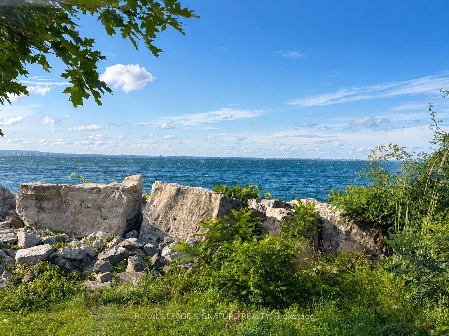 Photo 21 of 44 Southshore Crescent, Hamilton, Lakeshore — HOMEH