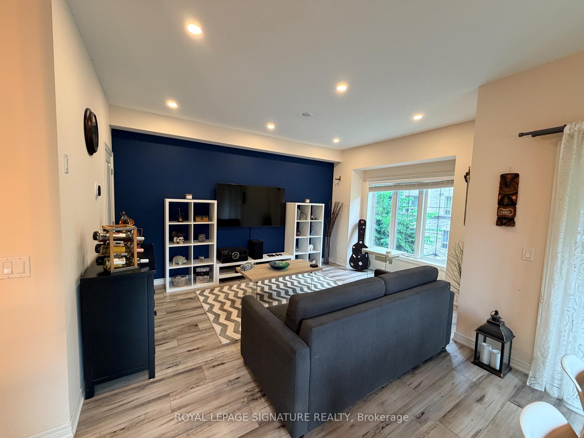 Photo 5 of 44 Southshore Crescent, Hamilton, Lakeshore — HOMEH