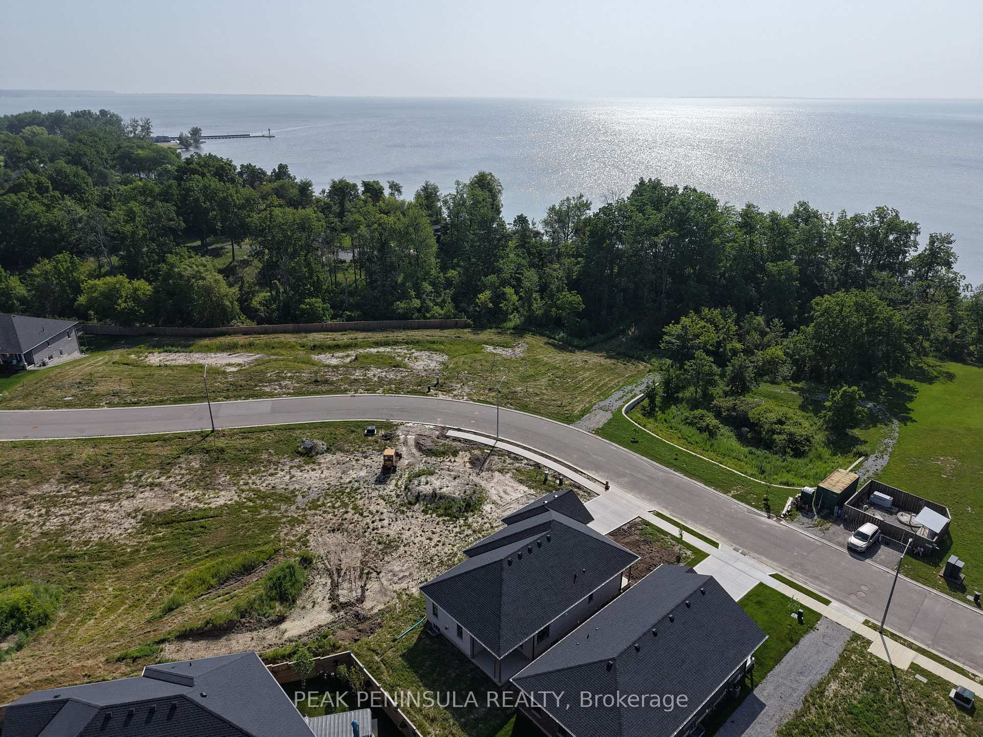 Photo 2 of 50 Hunter Drive, Norfolk, Port Rowan — HOMEH