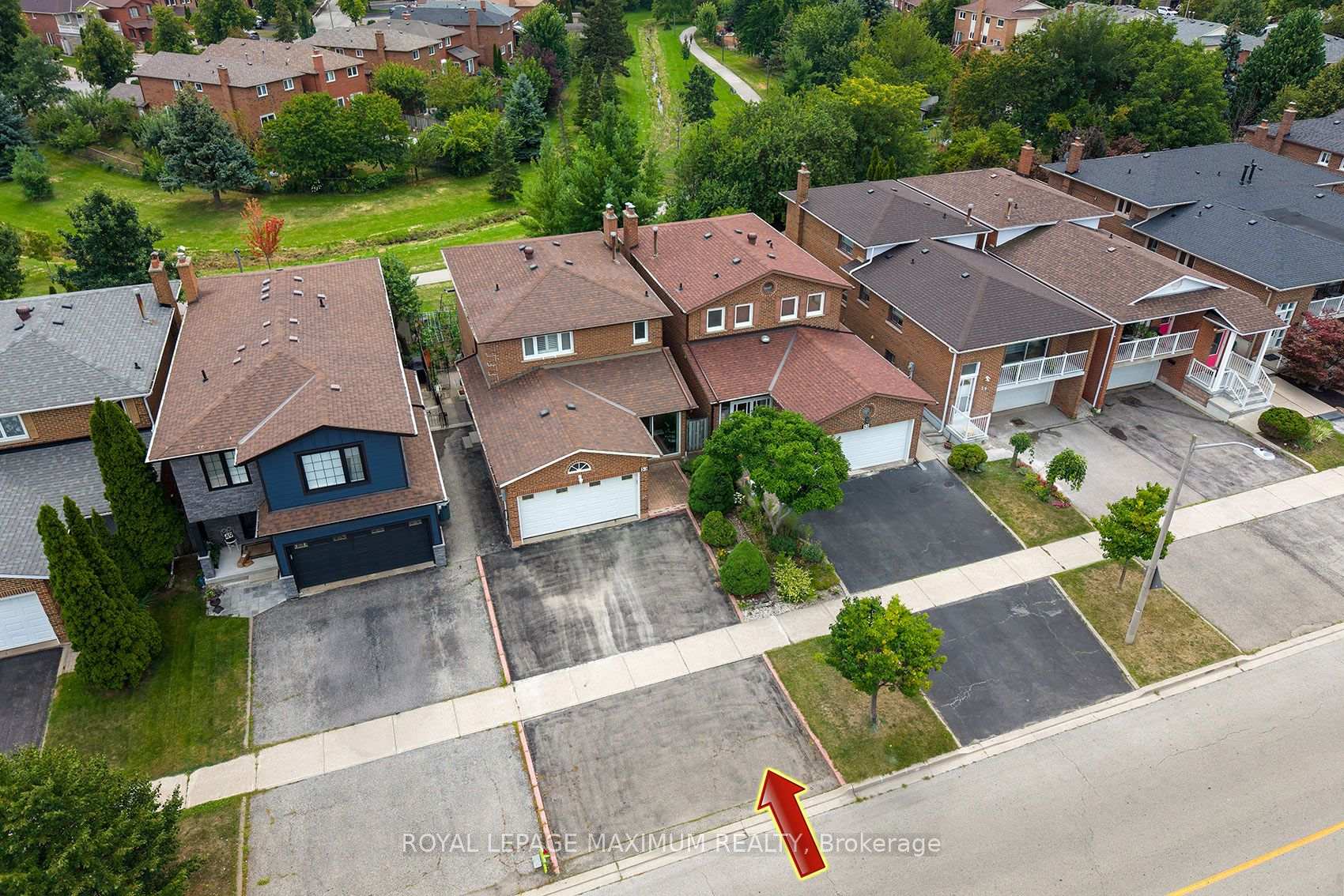 Photo 2 of 53 Aberdeen Avenue, Vaughan, East Woodbridge — HOMEH