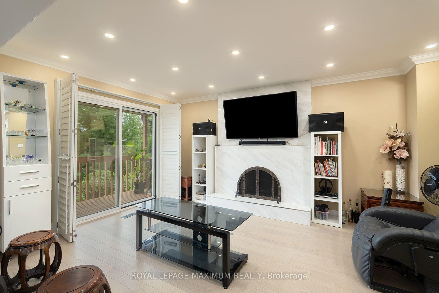 Photo 7 of 53 Aberdeen Avenue, Vaughan, East Woodbridge — HOMEH