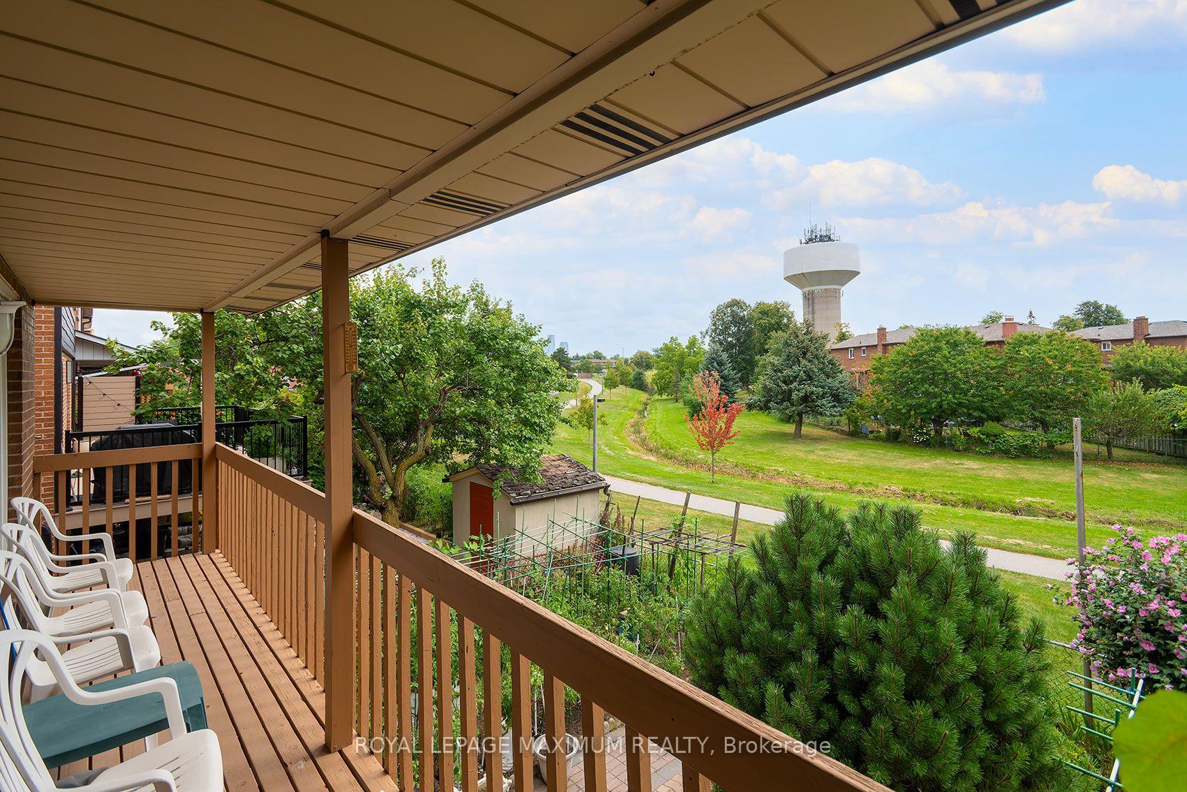 Photo 10 of 53 Aberdeen Avenue, Vaughan, East Woodbridge — HOMEH