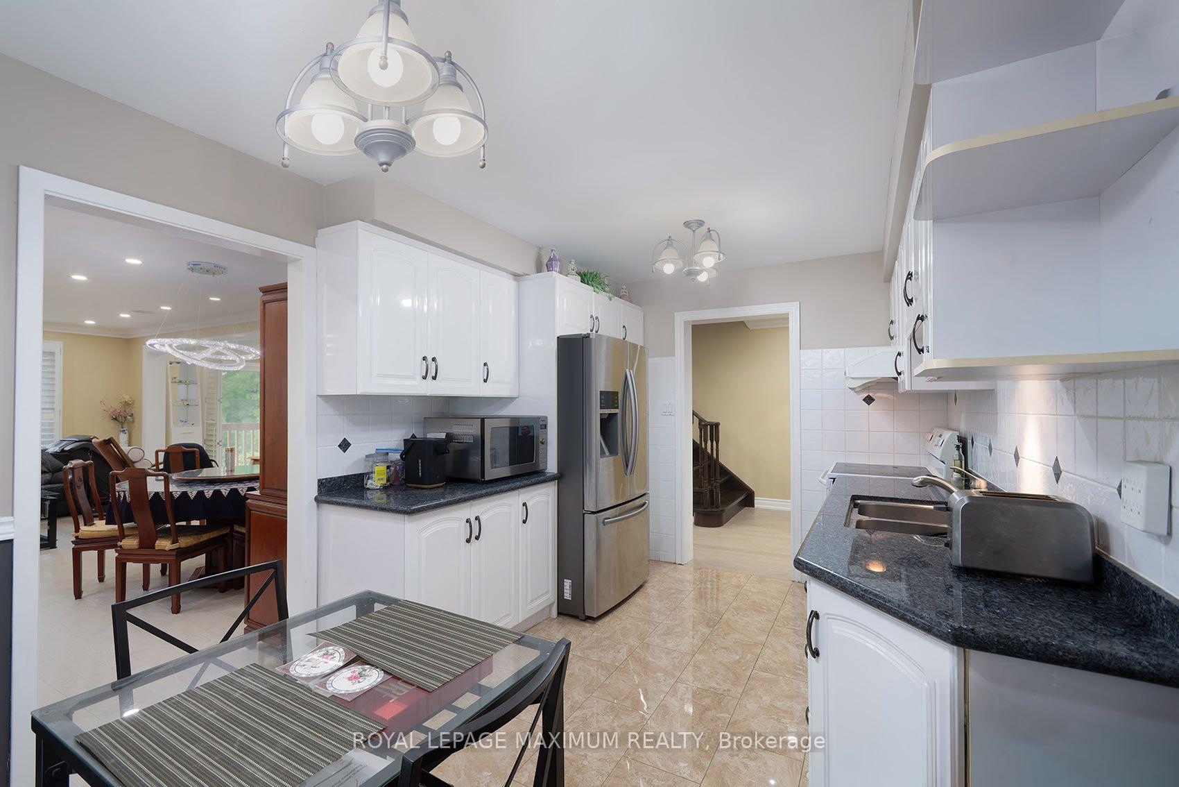 Photo 12 of 53 Aberdeen Avenue, Vaughan, East Woodbridge — HOMEH