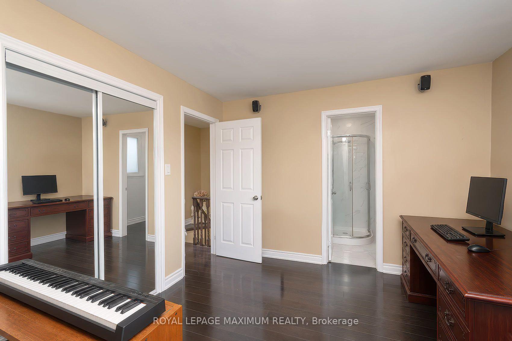 Photo 19 of 53 Aberdeen Avenue, Vaughan, East Woodbridge — HOMEH