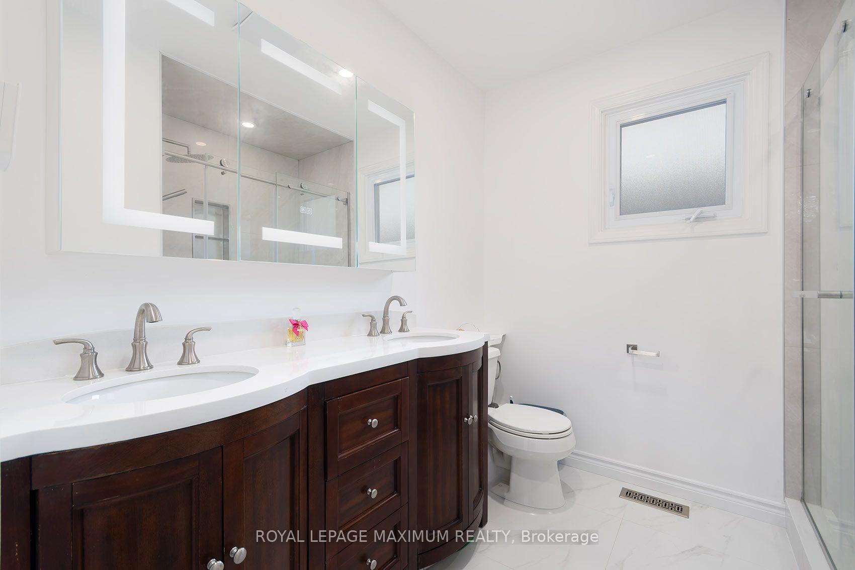 Photo 25 of 53 Aberdeen Avenue, Vaughan, East Woodbridge — HOMEH