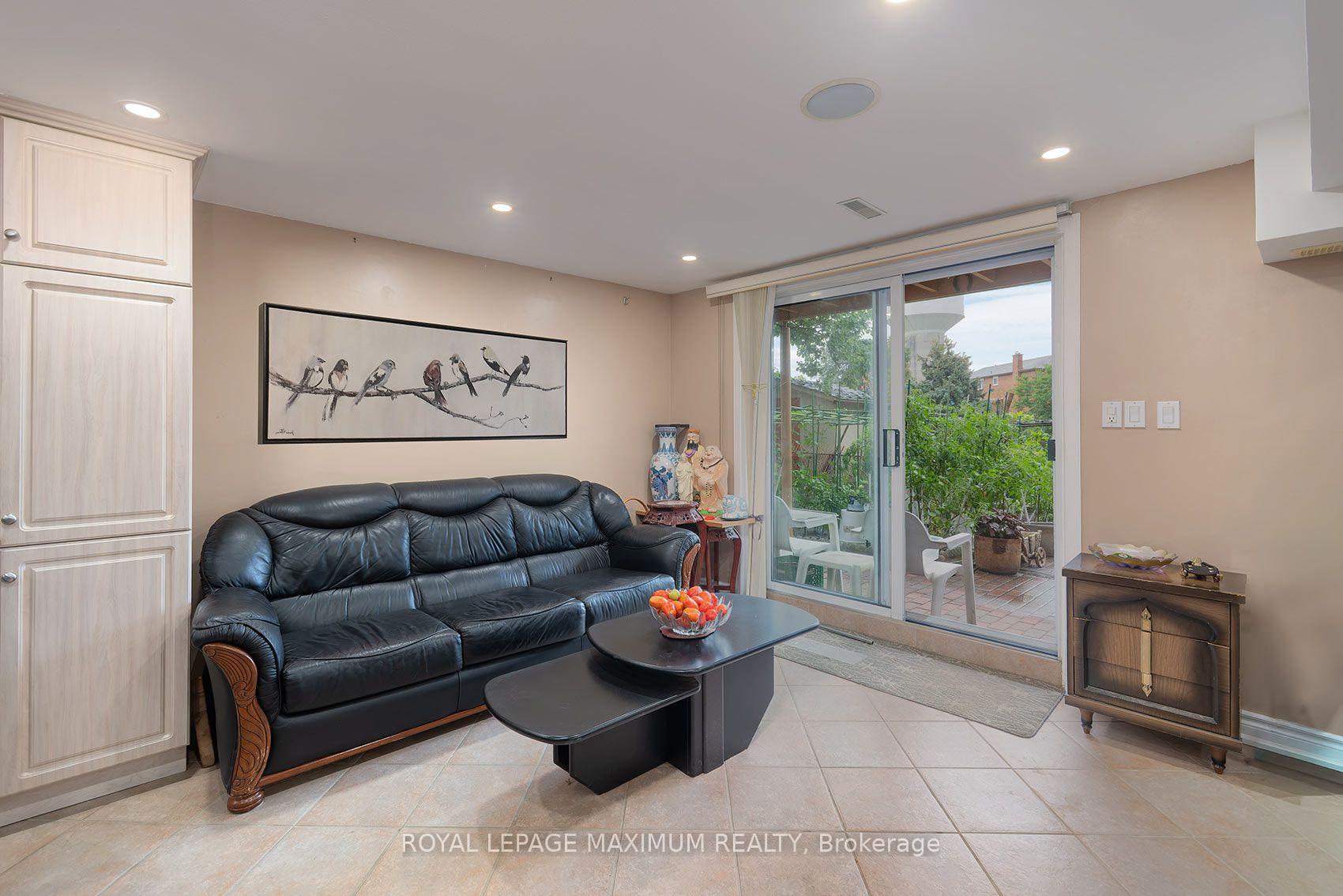 Photo 28 of 53 Aberdeen Avenue, Vaughan, East Woodbridge — HOMEH