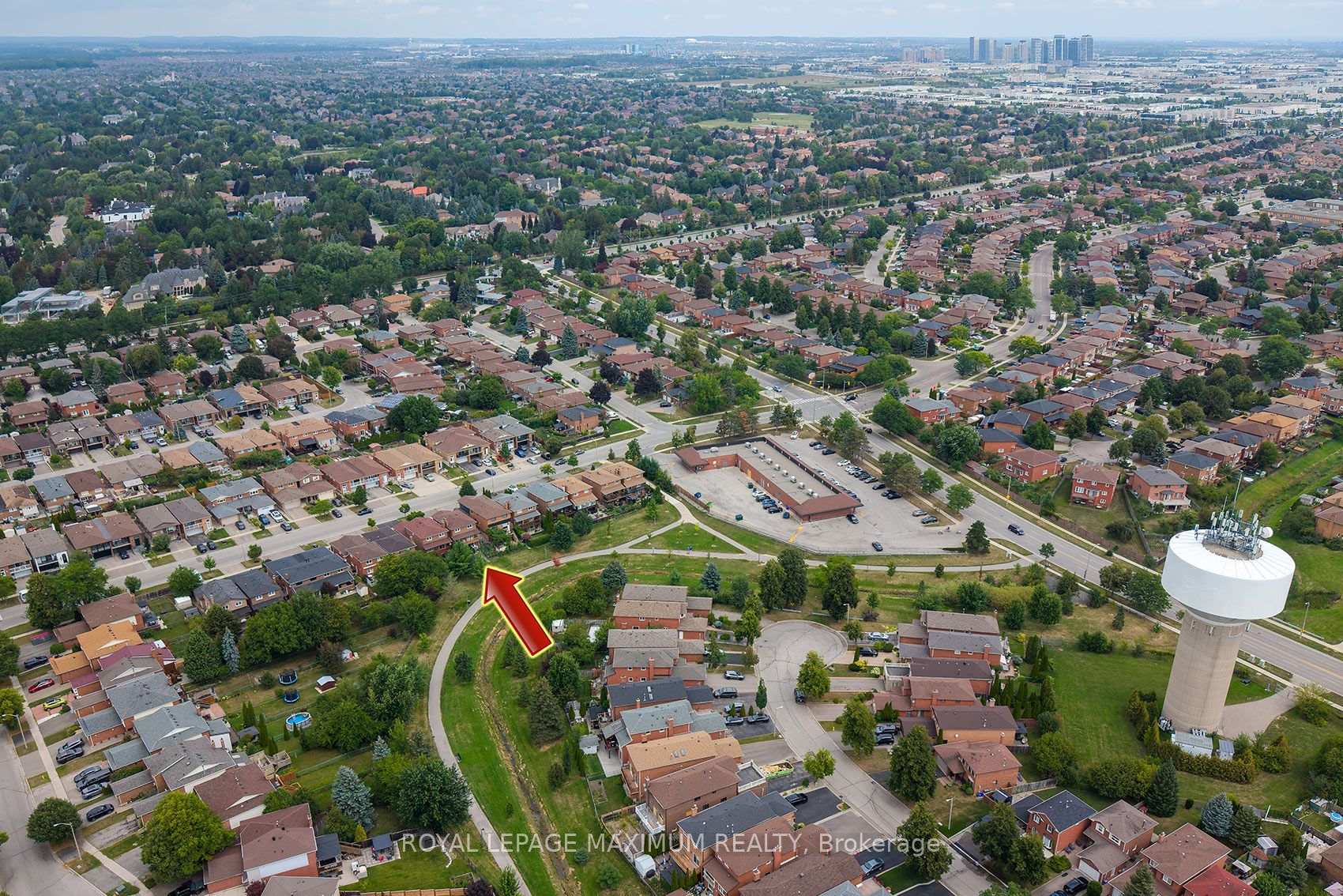 Photo 37 of 53 Aberdeen Avenue, Vaughan, East Woodbridge — HOMEH